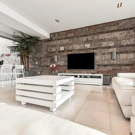 Premium & Luxury Villas Habitats Del Duque Vila *